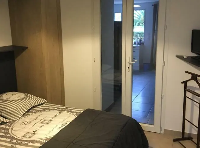 Au Domaine De Lea Apartamento *